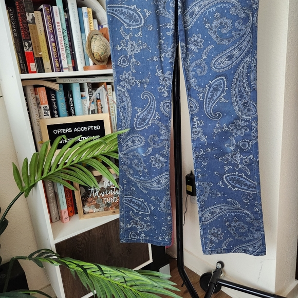 WeWoreWhat The Icon Blue Paisley Bandana Print High Waist Straight Leg Jeans - Picture 3 of 6